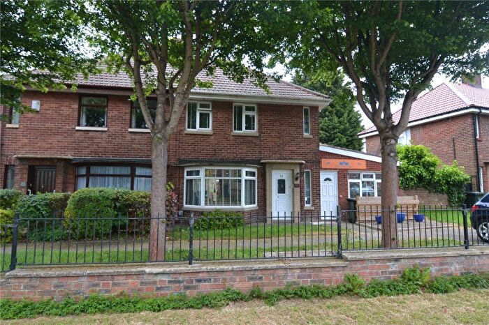Semi-Detached House To Rent In Shields Road, Whitley Bay, NE25