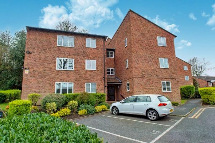 1 Bedroom Flat To Rent In Badgers Copse, Orpington, BR6