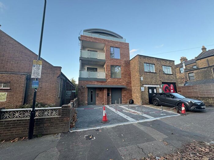 1 Bedroom Flat To Rent In Greenleaf Road, Walthamstow, E17