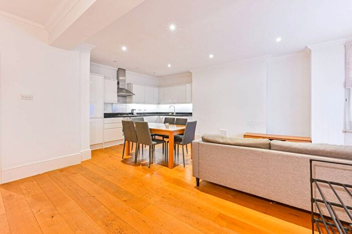 2 Bedroom Flat To Rent In Collingham Gardens, Kensington, London, SW5