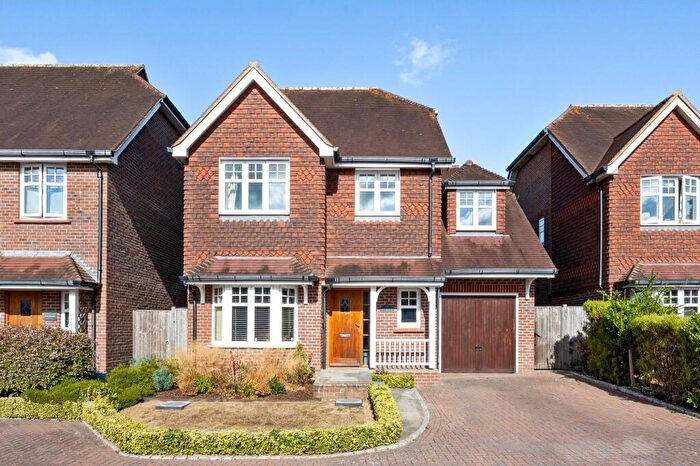 4 Bedroom Detached House For Sale In Farthings Hill, Horsham, RH12