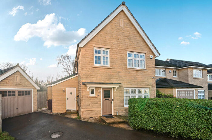 3 Bedroom Detached House For Sale In Brodrick Drive, Horsforth, Leeds, West Yorkshire, LS18