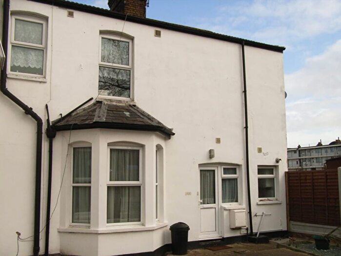 2 Bedroom Flat To Rent In Shaftesbury Avenue, Southend-On-Sea, SS1