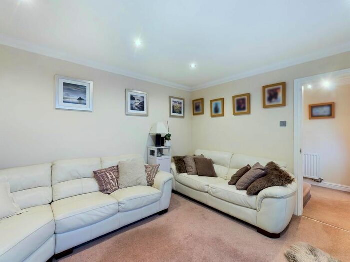 4 Bedroom Detached House For Sale In Hilltop Drive, Royton, Oldham, OL2