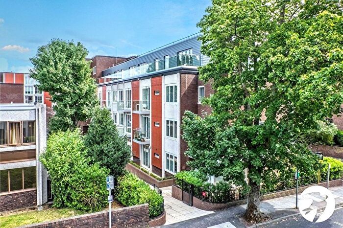 1 Bedroom Flat To Rent In Knoll Rise, Orpington, BR6