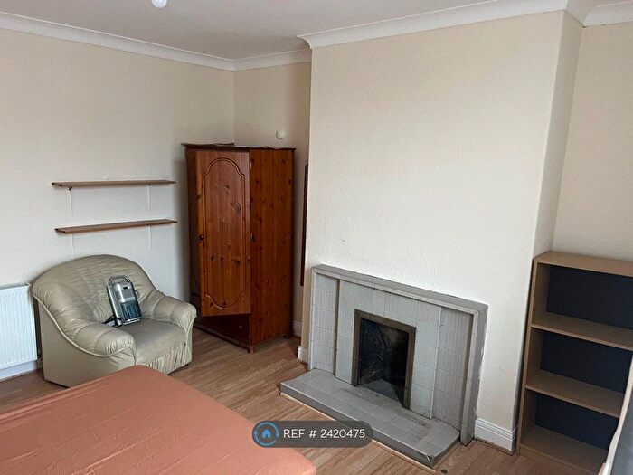 5 Bedroom Semi-Detached House To Rent In Crossley Terrace, Newcastle Upon Tyne, NE4