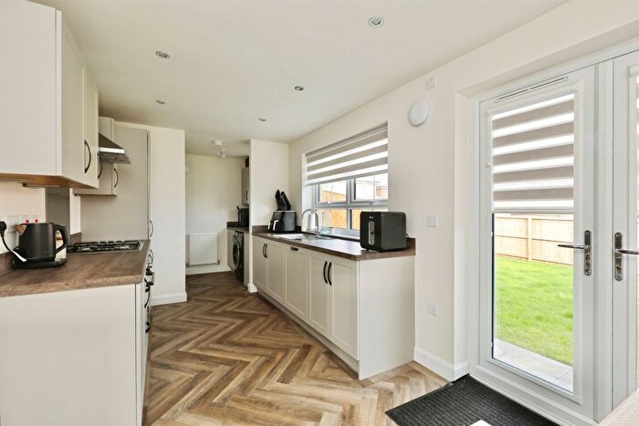 3 Bedroom Detached House For Sale In Meltonfield Chase, Dinnington, Sheffield, S25