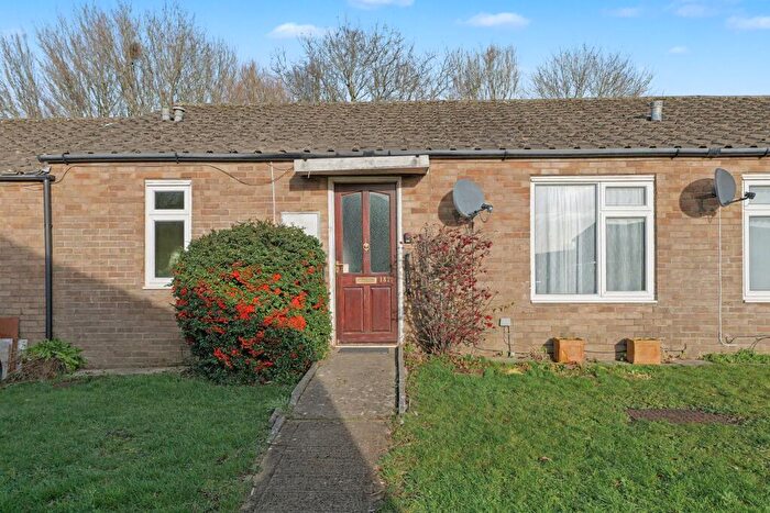 2 Bedroom Bungalow For Sale In Lime Kiln, Royal Wootton Bassett, Wiltshire, SN4