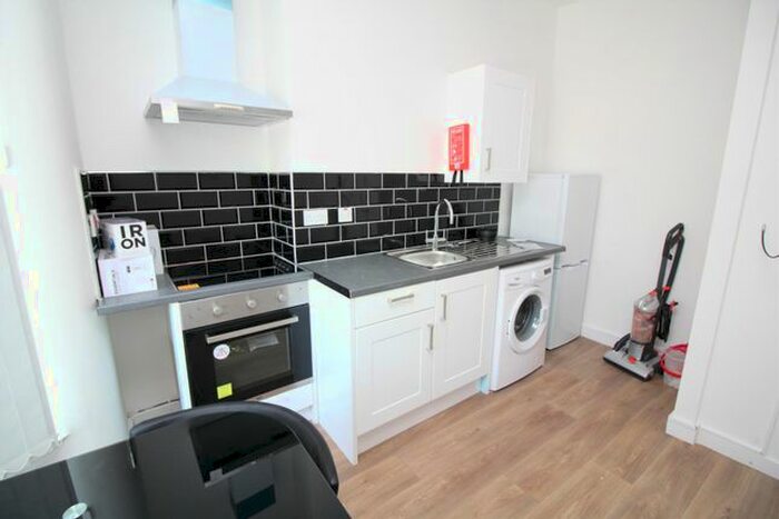 1 Bedroom Flat To Rent In Flat, Crescent Road, Middlesbroug, TS1