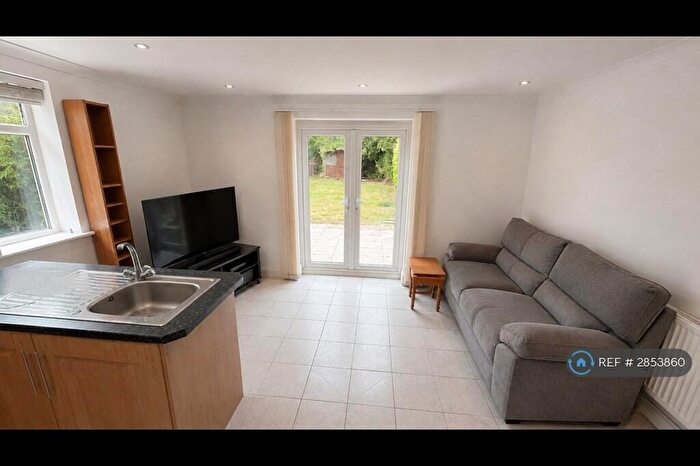 1 Bedroom Flat To Rent In Beaconsfield Road, London, N11