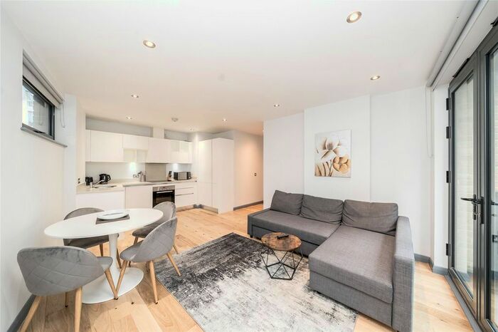 2 Bedroom Flat To Rent In Tooley Street, London, SE1