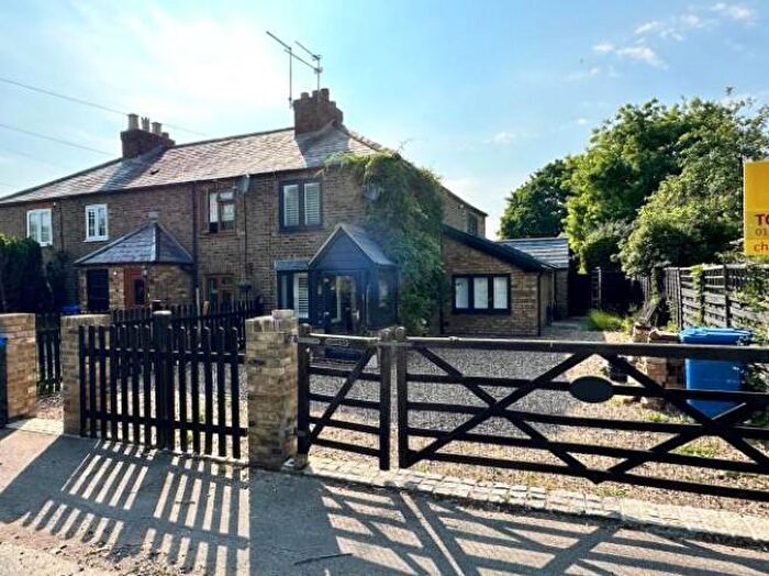 3 Bedroom Semi-Detached House For Sale In Maidenhead, Berkshire, SL6