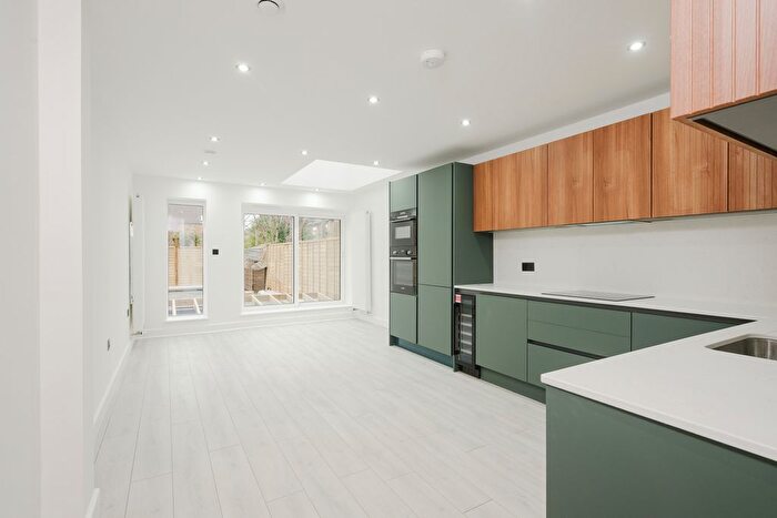 2 Bedroom Flat For Sale In The Broadway, Wimbledon, London, SW19