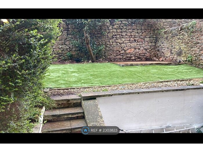 2 Bedroom Flat To Rent In Manilla Road, Bristol, BS8