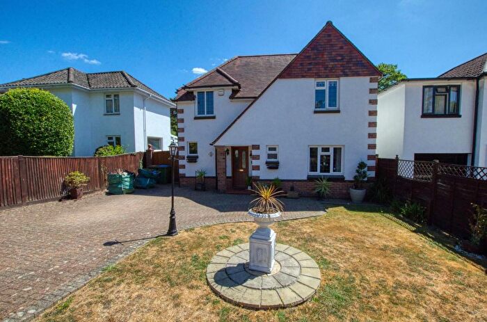 3 Bedroom Detached House For Sale In Douglas Crescent, Southampton, SO19