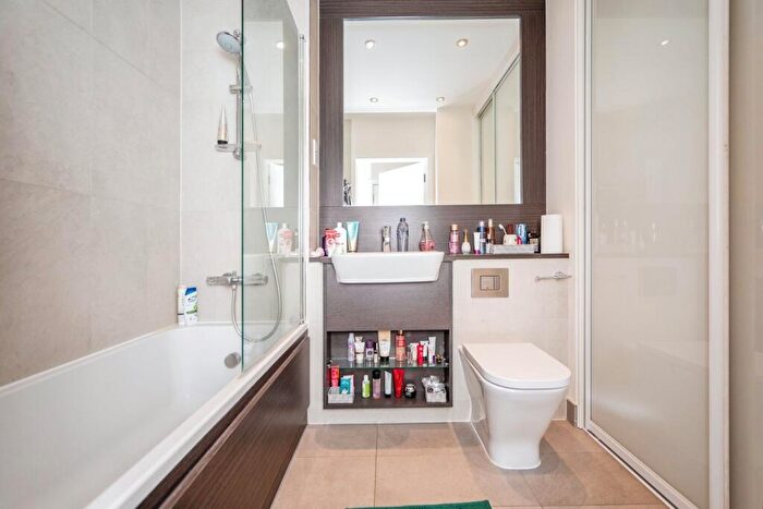1 Bedroom Apartment For Sale In Pegasus Way, Gillingham, ME7