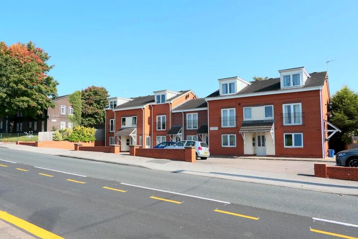 2 Bedroom Flat To Rent In Pavillion House, 980 York Road, Leeds, Leeds LS14