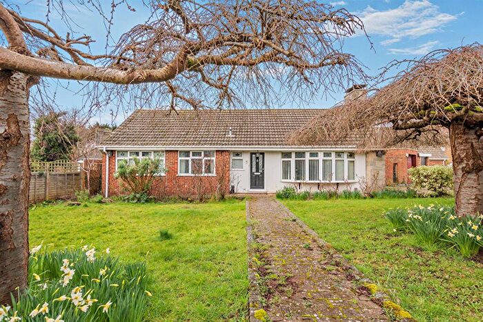 3 Bedroom Detached Bungalow For Sale In Lambourne Road, Bearsted, Maidstone, ME15