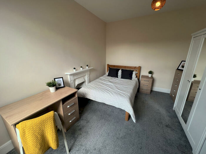 5 Bedroom Semi-Detached House To Rent In North Road, West Bridgford, NG2