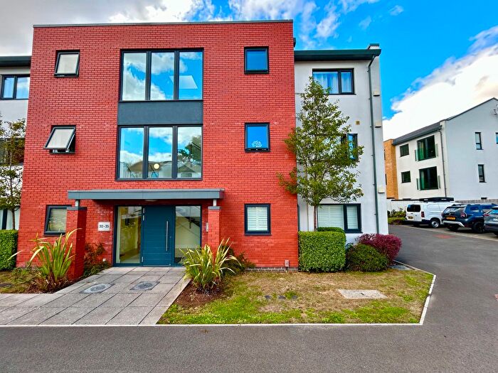 2 Bedroom Flat For Sale In The Chase, Topsham, Exeter, EX3