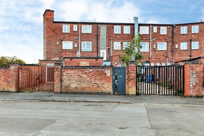3 Bedroom Maisonette For Sale In Dale Street, Corby, NN17
