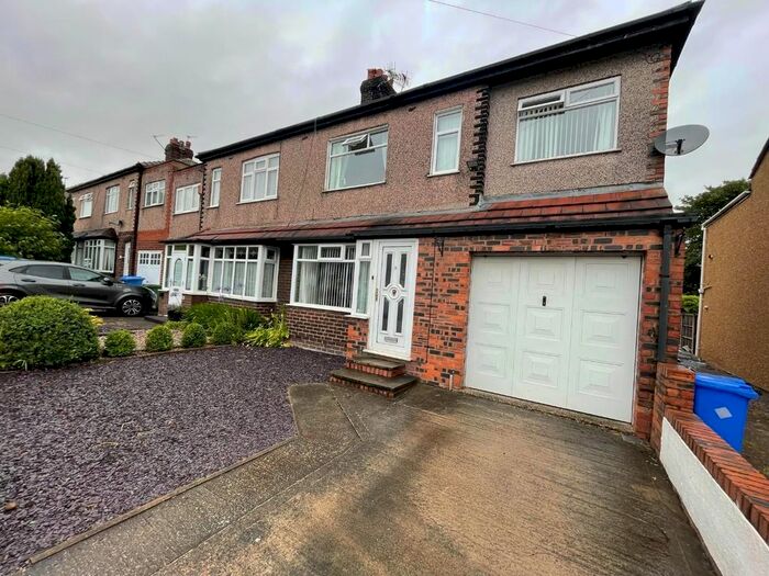 4 Bedroom Semi-Detached House For Sale In Halegate Road, Widnes, WA8