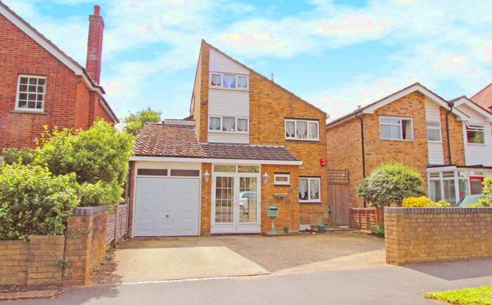 4 Bedroom Detached House To Rent In St Matthews Avenue, Surbiton, KT6