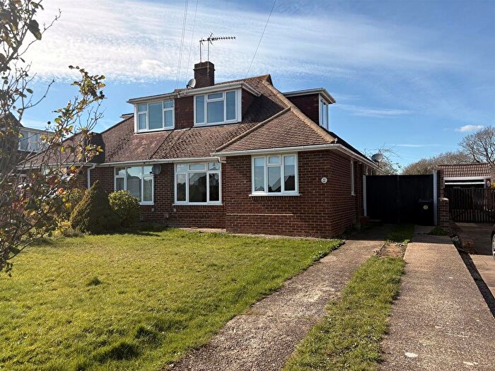 3 Bedroom Semi-Detached Bungalow For Sale In Poplar Grove, Maidstone, ME16