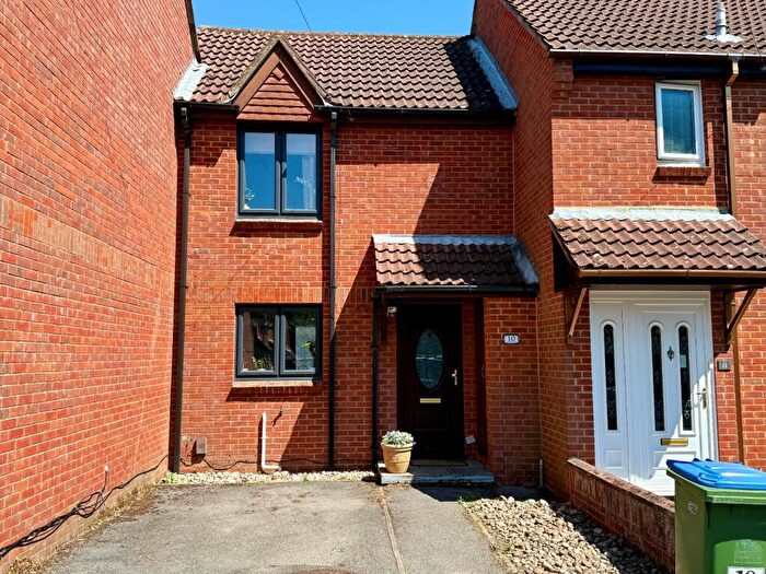 Terraced House To Rent In Weston Close, Southampton, Hampshire, SO19