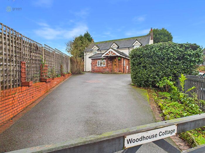 3 Bedroom Detached House For Sale In Woodhouse Lane, Amington, Tamworth, B77