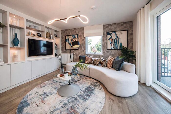 3 Bedroom Flat For Sale In Printmakers Yard, High Street, TW8