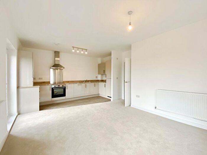 2 Bedroom Flat To Rent In Quinn Square, Droylsden, Greater Manchester, M43
