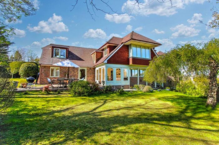 4 Bedroom Link Detached House For Sale In Newhaven Road, Kingston, BN7