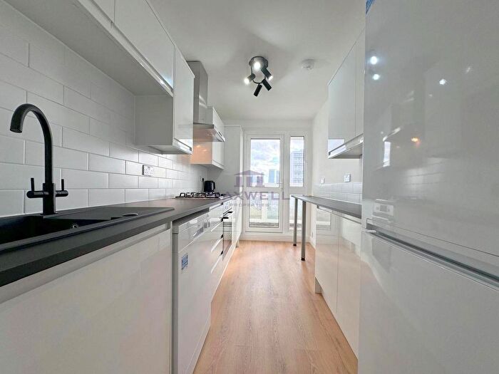 2 Bedroom Flat To Rent In Gayton House, Chiltern Road, London, E3