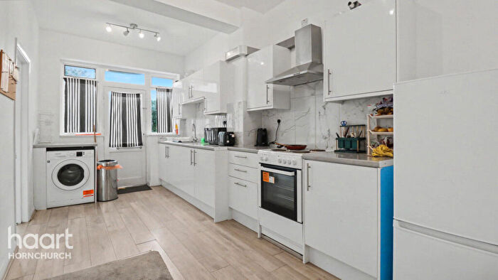 3 Bedroom Apartment To Rent In Gaynes Park Road, Upminster, RM14