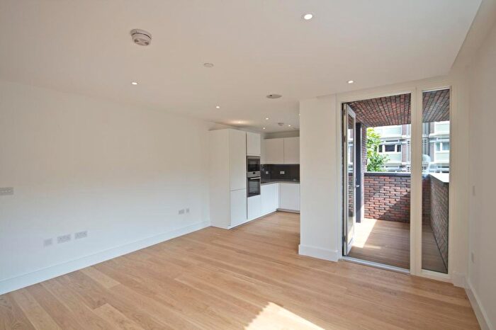 2 Bedroom Flat To Rent In Upper Richmond Road, Putney, SW15