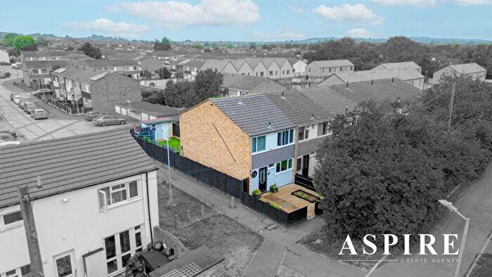 3 Bedroom End Of Terrace House For Sale In Clarendon Road, Basildon, SS13