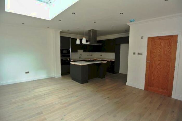 4 Bedroom Terraced House To Rent In Cambridge Avenue, Romford, London, RM2