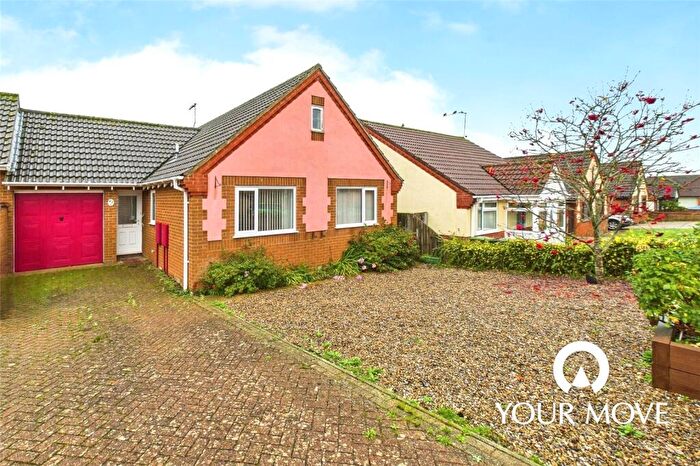 2 Bedroom Bungalow For Sale In Meadowvale Close, Beccles, Suffolk, NR34