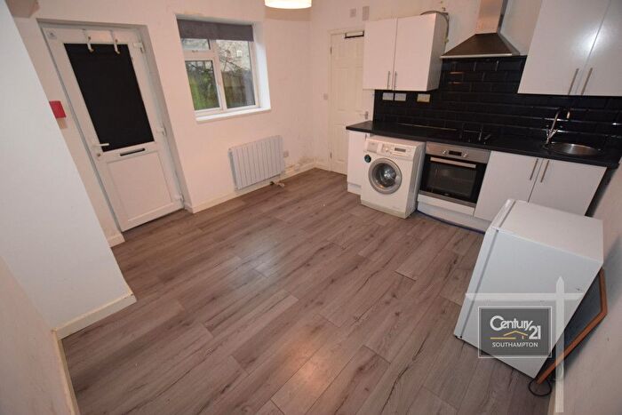 Studio To Rent In |Ref. |, Chestnut Road, Southampton, SO16