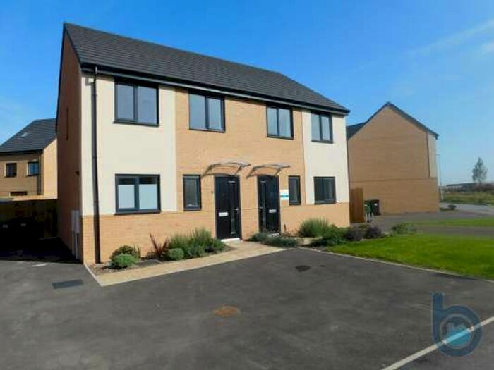 3 Bedroom Semi-Detached House To Rent In Arkwright Way, Peterborough, PE4