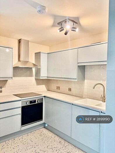 3 Bedroom Flat To Rent In St. Georges Street, Cheltenham, GL50