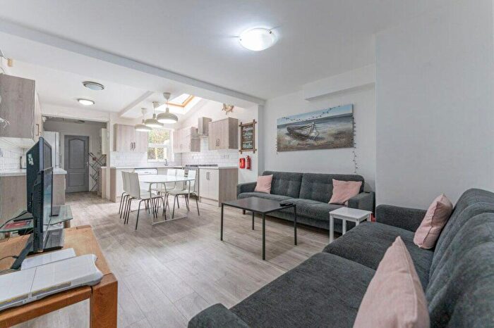 6 Bedroom Terraced House To Rent In Teignmouth Road, Selly Oak, Birmingham, B29