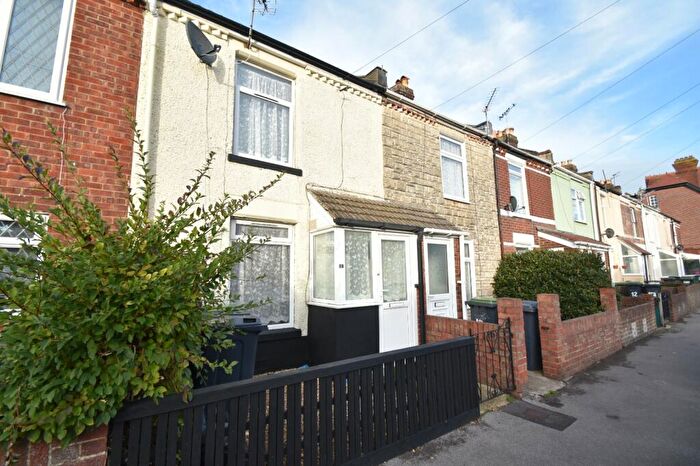 2 Bedroom House To Rent In Carnarvon Road Silver Sub, Gosport, Hampshire, PO12