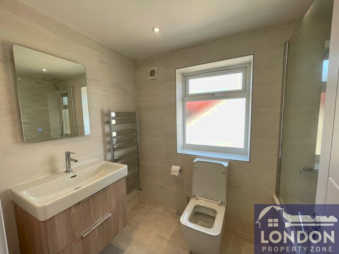 2 Bedroom Flat To Rent In Kidderminster Road, Croydon, CR0