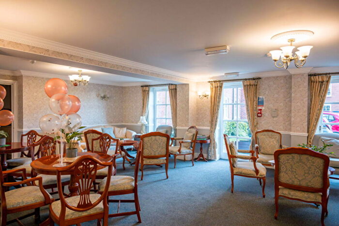 2 Bedroom Retirement Property For Sale In Paynes Park, Hitchin, SG5