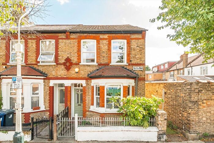 2 Bedroom End Of Terrace House For Sale In Balfour Road, Northfields, W13