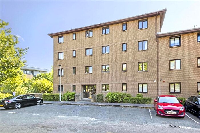 2 Bedroom Flat For Sale In / Allanfield, Edinburgh, EH7