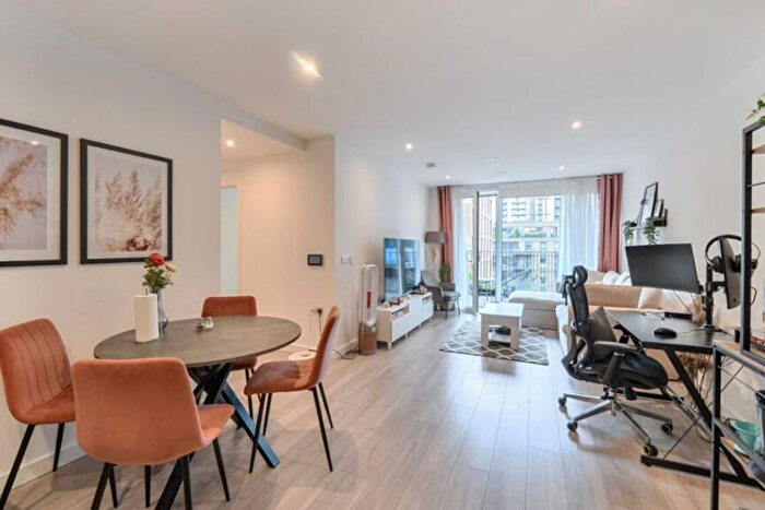 2 Bedroom Flat For Sale In Octavia Apartments, Chatteris Way, London, SE17