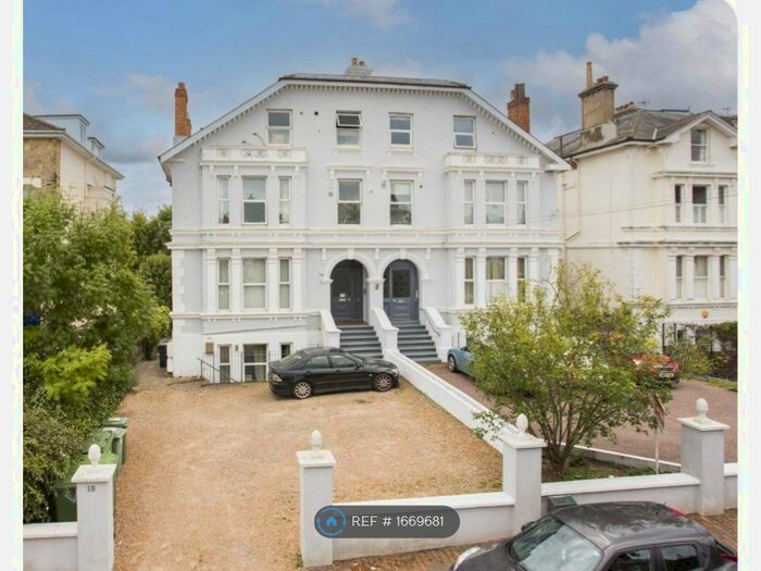 2 Bedroom Flat To Rent In Queens Road, Tunbridge Wells, TN4